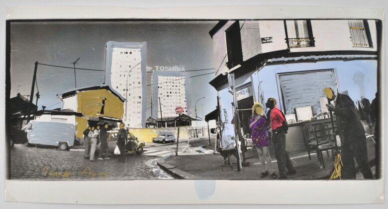 Tirage argentique noir et blanc, stylo doré et argenté, gouache pièce unique / Black and white silver print, gold and silver pen, gouache 17 x 30 cm (6 3/4 x 11 3/4 in.) 40 x 50 cm (15 3/4 x 19 5/8 in.) encadré / framed