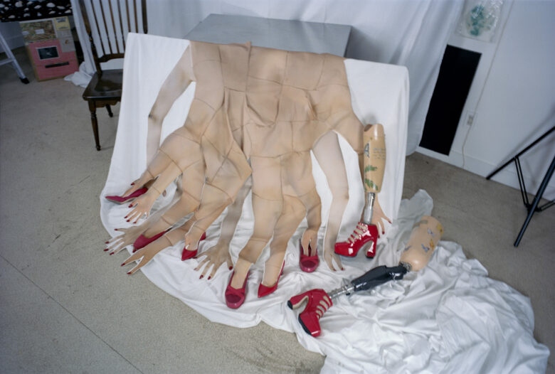 c-print (Handprinted) 24 x 34 cm (9 1/2 x 13 3/8 in.) 27 x 37 cm (10 5/8 x 14 5/8 in.) encadré / framed Edition de / of 5