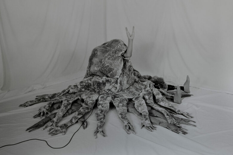 Impression sur papier baryté / Handprinted on baryta paper 60 x 90 cm (23 5/8 x 35 3/8 in.) 62 x 92 cm (24 3/8 x 36 1/4 in.) encadré / framed Edition de / of 5 + 2 AP