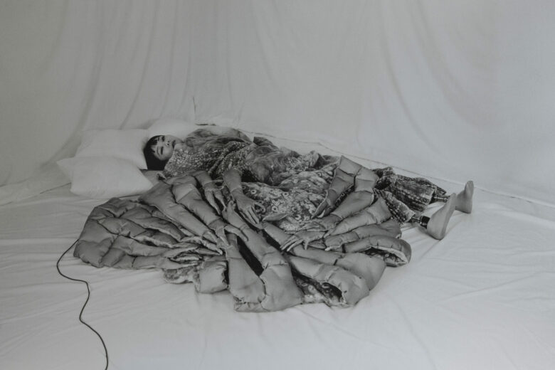 Impression sur papier baryté / Handprinted on baryta paper 60 x 90 cm (23 5/8 x 35 3/8 in.) 62 x 92 cm (24 3/8 x 36 1/4 in.) encadré / framed Edition de / of 5 + 2 AP