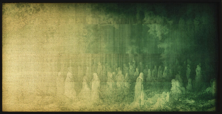 polycarbonate alvéolé, contreplaqué, pvc, LEDs / Plywood, recycled plastic, polycarbonate, LED 90 x 185 x 10 cm (35 3/8 x 72 7/8 x 3 7/8 in.)