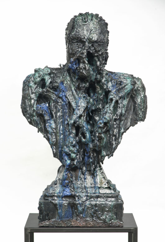 Grès noir émaillé / Ceramics 136 x 84 x 47 cm (53 1/2 x 33 1/8 x 18 1/2 in.) Socle / Plinth: 50 x 70 x 50 cm (19 5/8 x 27 1/2 x 19 5/8 in.)