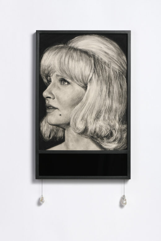 Fusain sur papier, perles baroques, chaine, verre-miroir / Charcoal on paper, Baroque Flame pearls, chain, mirrored glass 53 x 29 x 3 cm (20 7/8 x 11 3/8 x 1 1/8 in.)