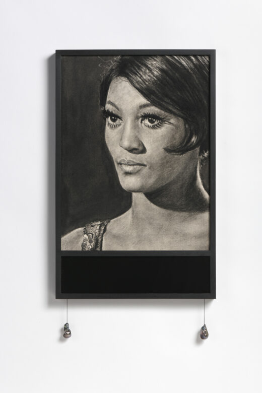 Fusain sur papier, perles baroques, chaine, verre-miroir / Charcoal on paper, Baroque Flame pearls, chain, mirrored glass 53 x 29 x 3 cm (20 7/8 x 11 3/8 x 1 1/8 in.)