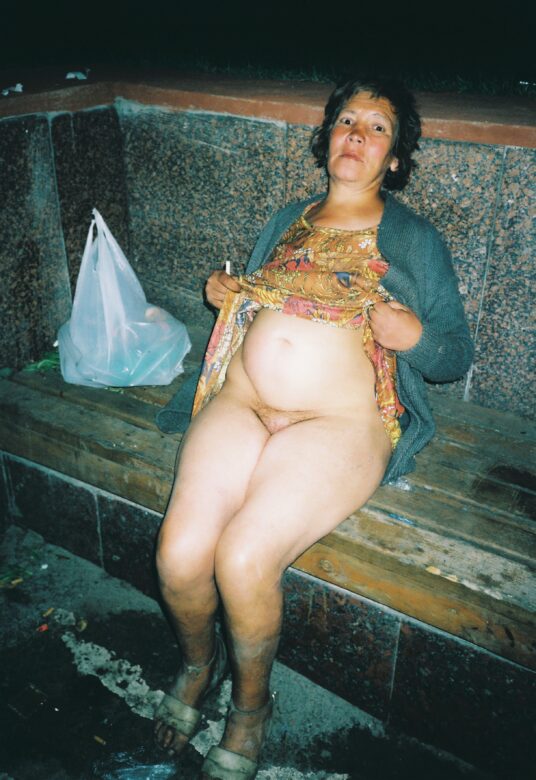 Tirage chromogène / Chromogenic print 188 x 127 cm (74 x 50 in.) Edition de / of 3