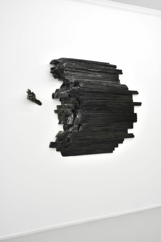 Plastique, peinture chromée / Plastic, chrome paint 120 x 150 x 21 cm (47 1/4 x 59 x 8 1/4 in.)