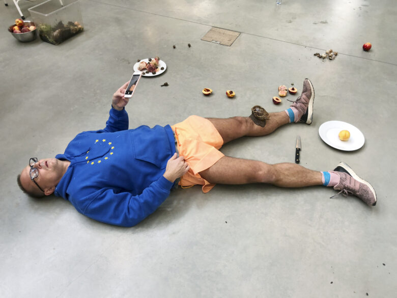 Tirage giclee / Giclee print 152,4 x 228,6 cm (60 x 90 in.) Edition de / of 3 + 2 AP © Juergen Teller, All rights Reserved