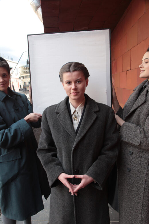 C-print 30 x 20 cm (11 3/4 x 7 7/8 in.) Edition de / of 3