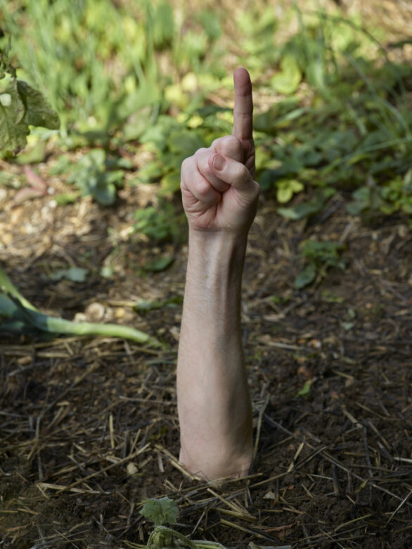 Cire, poil, terre, compost / Wax, hair, earth, compost 49 (h) x 31 (Ø) cm (19 1/4 x 12 1/4 in.)