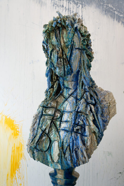 Céramique / Ceramics 160 x 70 x 57 cm (63 x 27 1/2 x 22 1/2 in.)