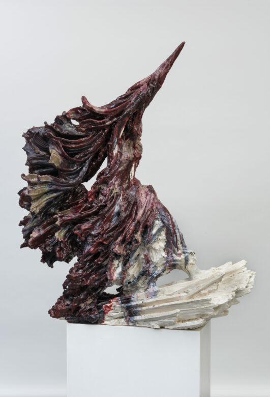 Céramique, socle en bois / Ceramics, plinth in wood 137 x 124 x 58 cm (53 7/8 x 48 7/8 x 22 7/8 in.) 80 x 32 x 71 cm (31 1/2 x 12 5/8 x 28 in.) Socle / Plinth