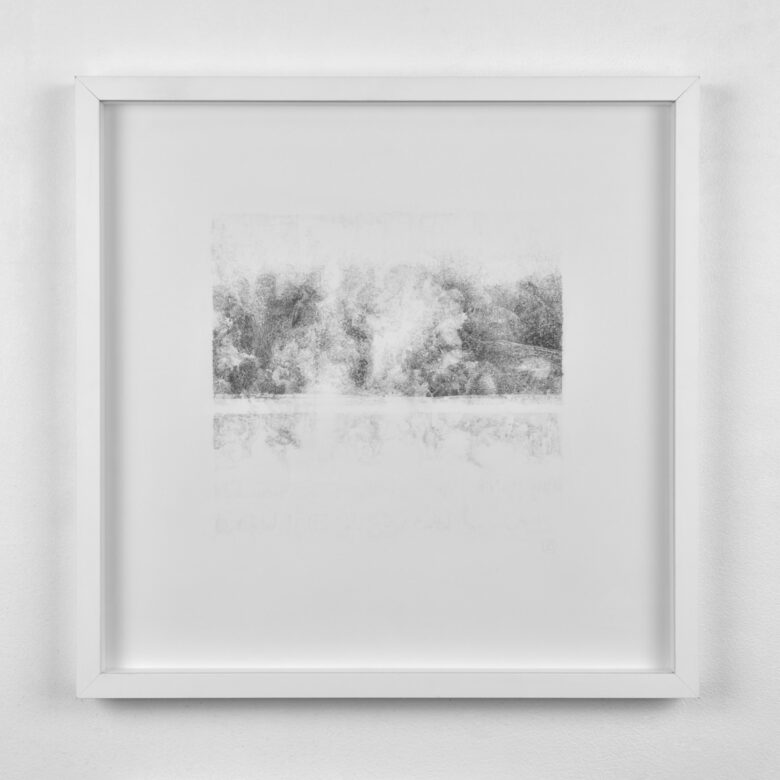 Dessin à la mine de graphite Faber-Castell, papier Canson 224 g/m² / Faber-Castell graphite pencil on Canson paper 224g/m² 24 x 24 cm (9 1/2 x 9 1/2 in.) 42,5 x 42,5 cm (16 3/4 x 16 3/4 in.) encadré / framed