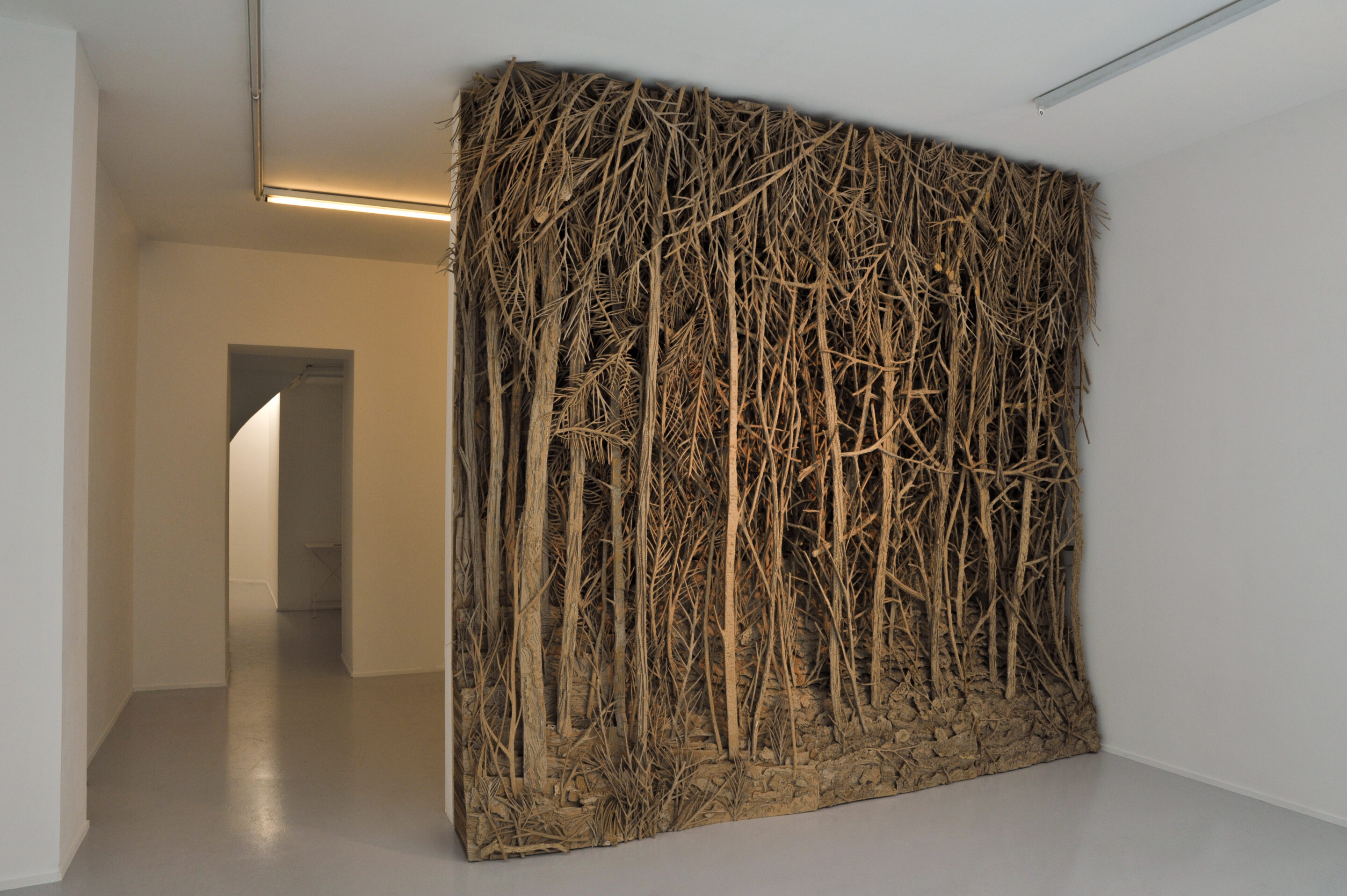 Bois et carton / Wood and cardboard 310 x 332 x 39 cm (122 x 130 3/4 x 15 3/8 in.)