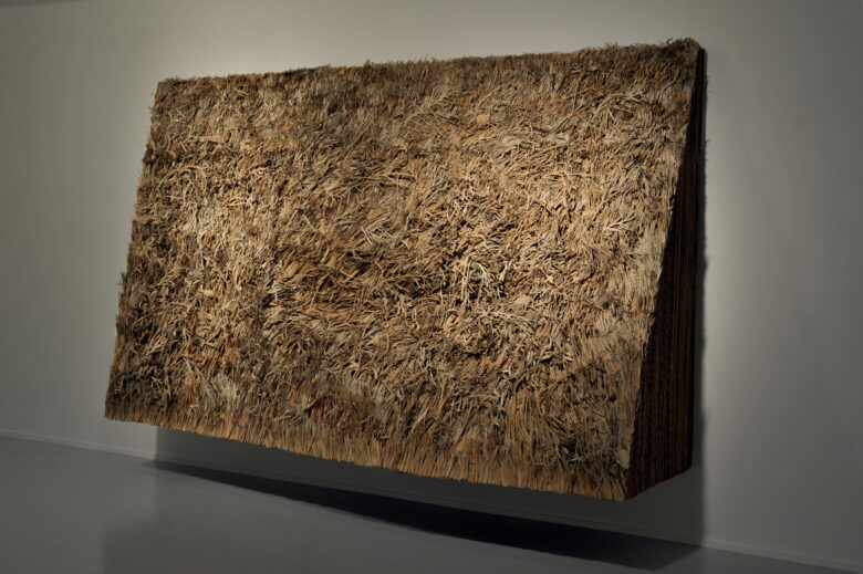 Bois et carton / Wood and cardboard 167 x 280 x 74 cm (65 3/4 x 110 1/4 x 29 1/8 in.)