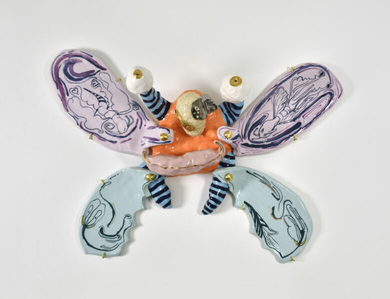 Faïence émaillée, or et platine / Glazed earthenware, gold and platinum 46 x 62 x 16 cm (18 1/8 x 24 3/8 x 6 1/4 in.)