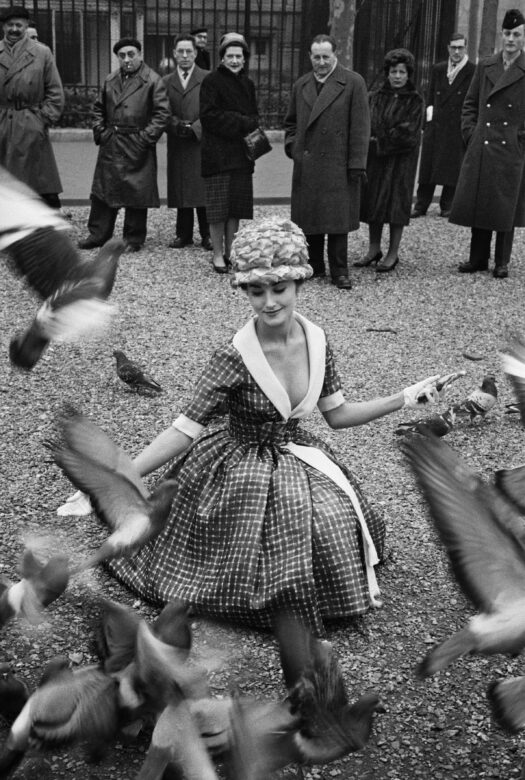 Tirage argentique noir et blanc / Black and white silver print, framed 55 x 36,6 cm (21 5/8 x 14 3/8 in.) Edition de / of 5