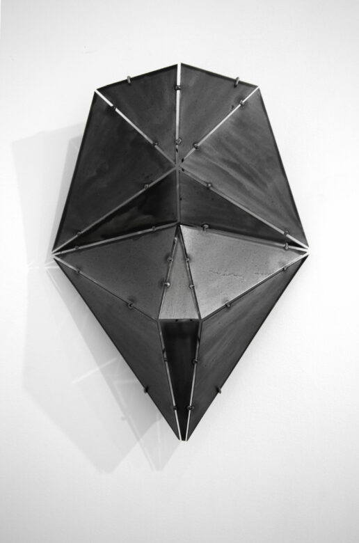 Acier, polyuréthane avec pigment gris d'étain / Steel, polyurethane with pewter pigment 30,48 x 22,86 x 7,62 cm (12 x 9 x 3 in.)