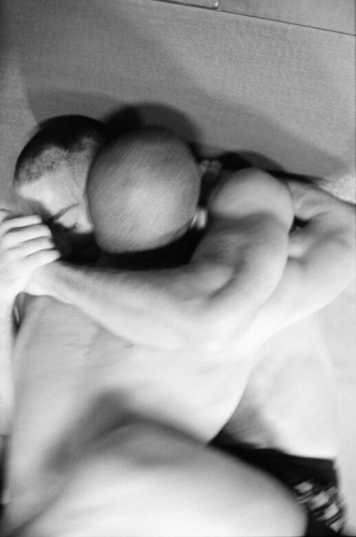 Tirage gélatino-argentique contrecollé sur aluminium Caisse américaine en aluminium brossé réalisée par l'artiste / Gelatin silver print mounted on aluminum 91,5 x 61,5 cm (36 x 24 1/4 in.) encadré / framed Edition de / of 5