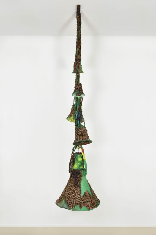 Haut-parleurs, écailles de pommes de pin et huile / Speakers, pinecone scales, and oil paint 208 x 50 x 50 cm (81 7/8 x 19 5/8 x 19 5/8 in.)