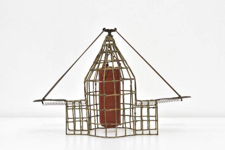 Laiton, acier, cuir / Brass, steel, leather 27,5 x 38 x 13 cm (10 7/8 x 15 x 5 1/8 in.)