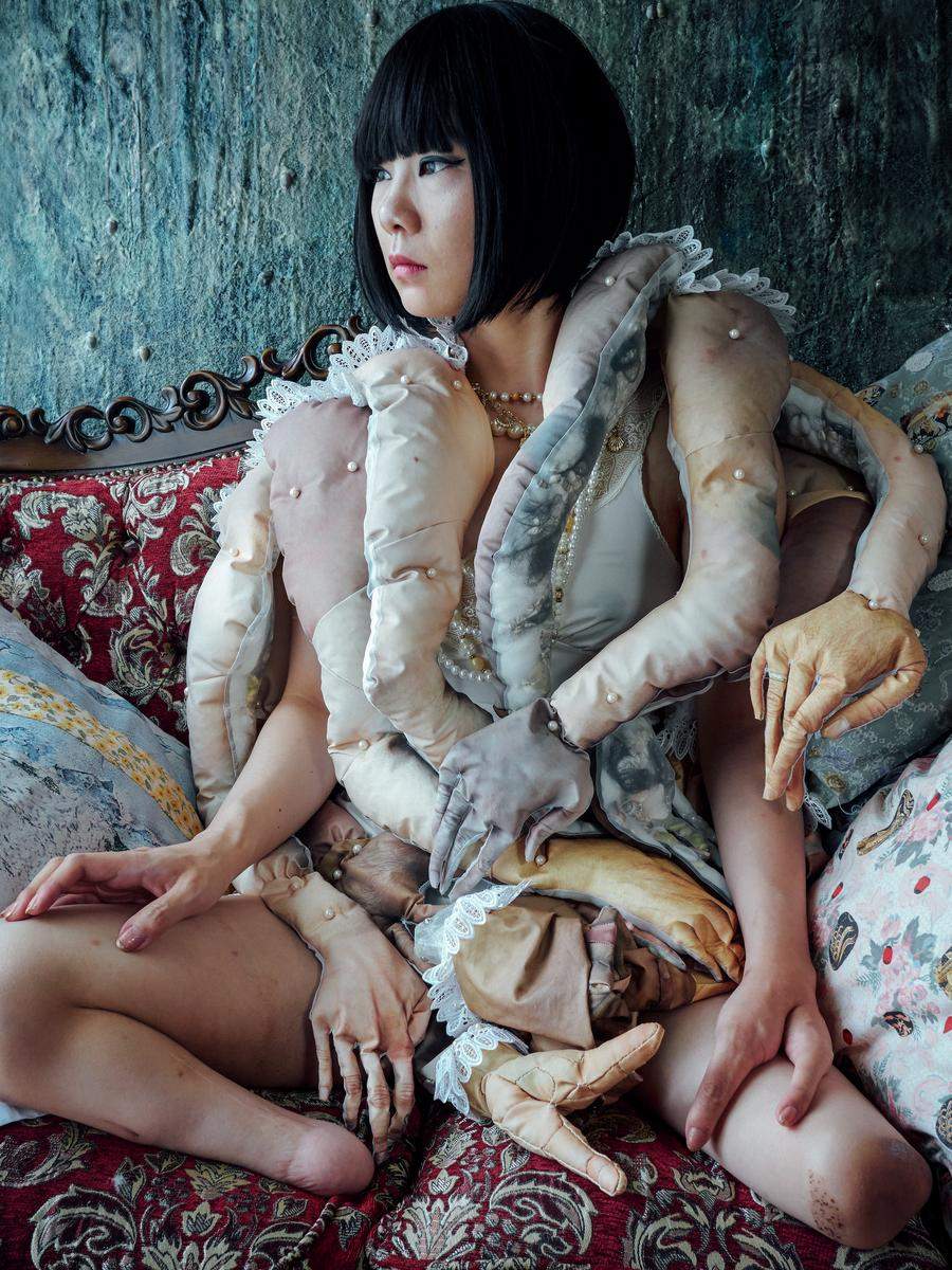 ystander #23 2016, printed 2020 Mari Katayama born 1987 Purchased with funds provided by the Photography Acquisitions Committee 2022 http://www.tate.org.uk/art/work/P82670